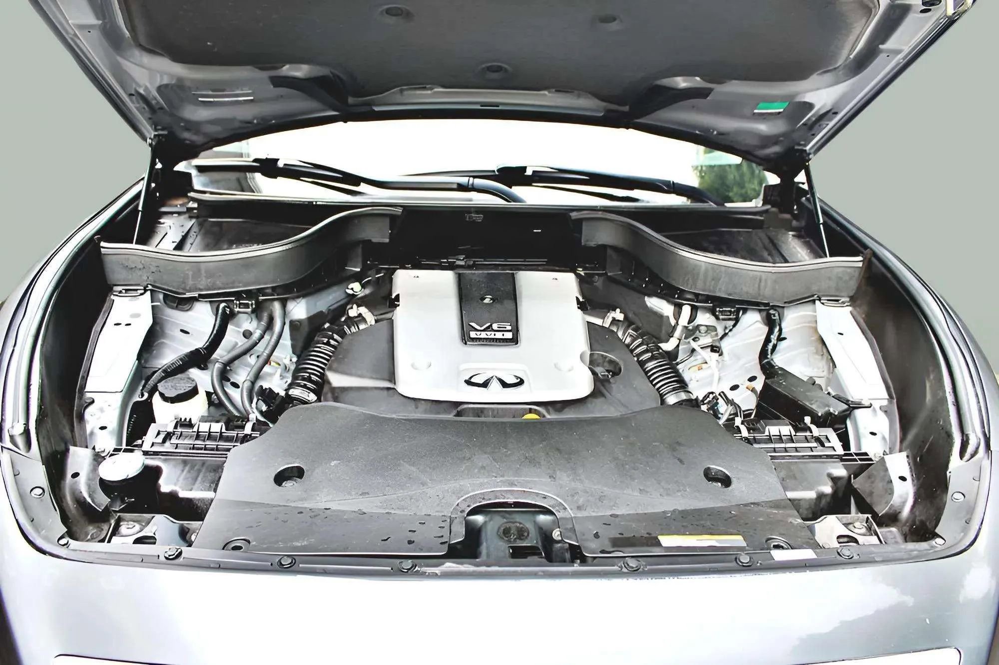 Used 2017 INFINITI QX70 3.7 w/ Premium Package image 32