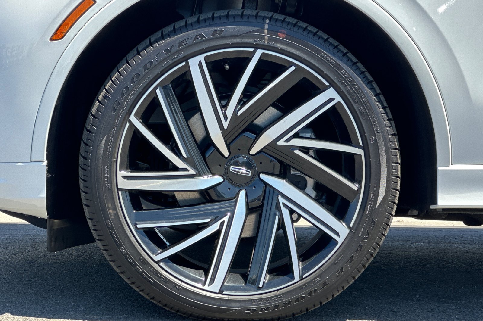 New 2026 Lincoln Aviator Black Label w/ Jet Appearance Package AWD/4WD image 26