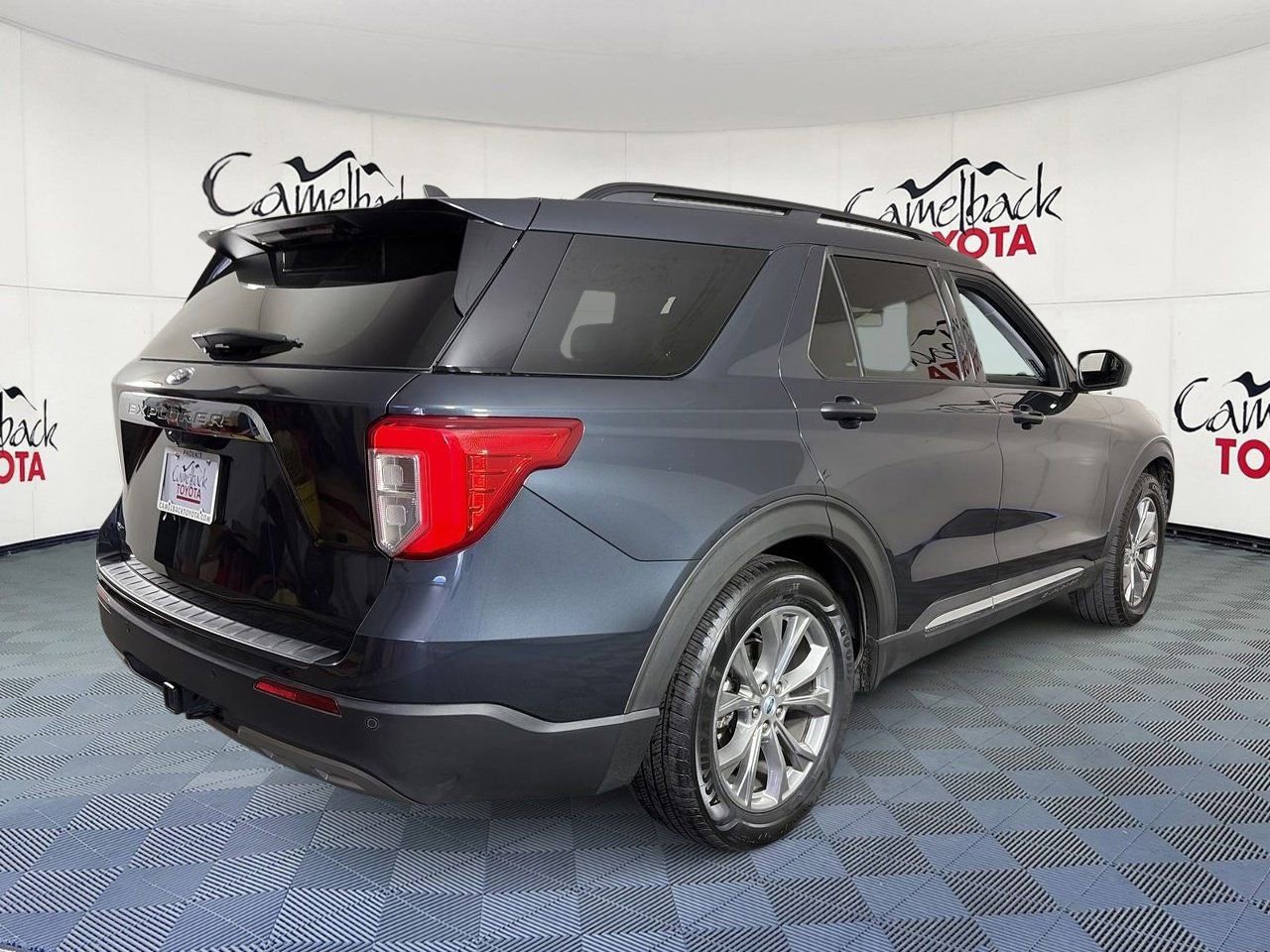 Used 2022 Ford Explorer XLT w/ Equipment Group 202A RWD image 8