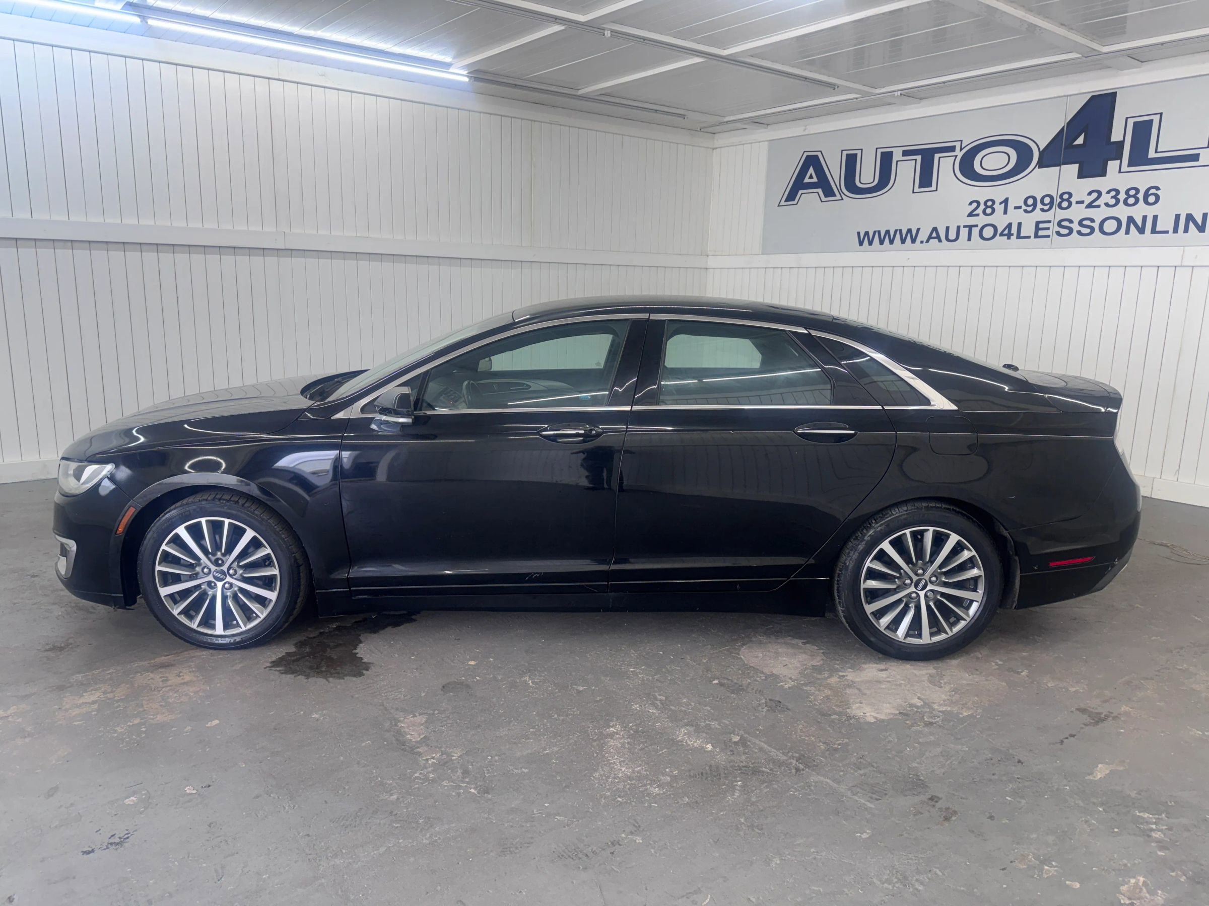 Used 2017 Lincoln MKZ Premiere FWD image 8