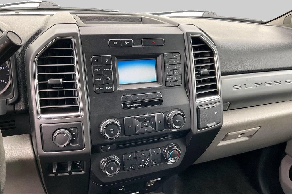 Used 2017 Ford F250 XLT AWD/4WD image 5