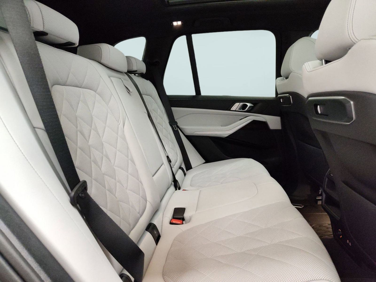 Certified 2024 BMW X5 xDrive50e image 26