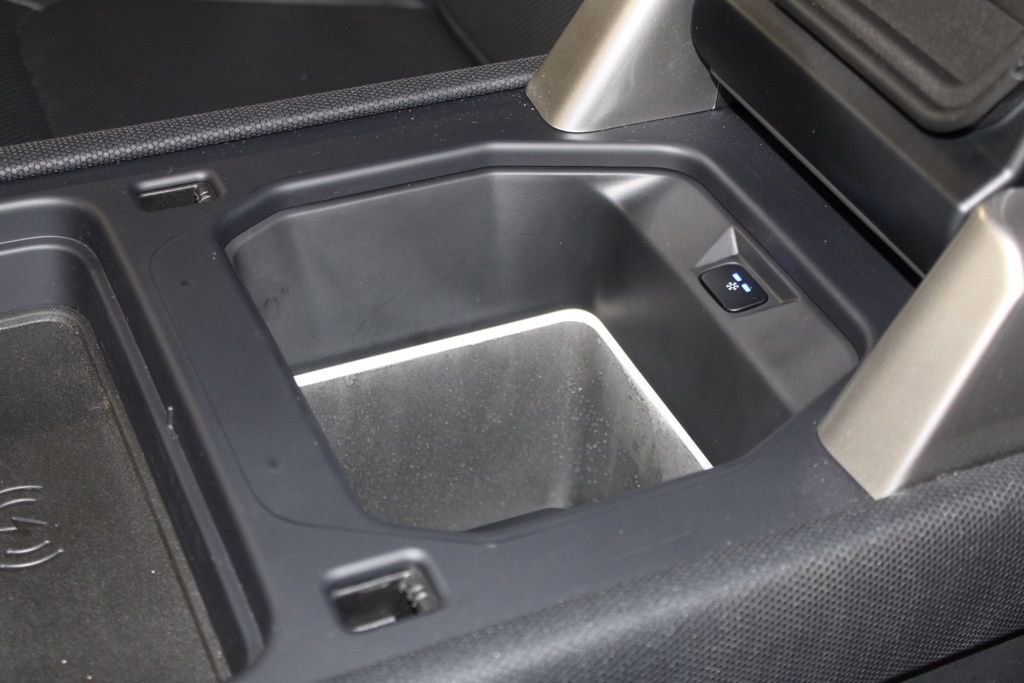 Certified 2024 Land Rover Defender 130 V8 image 29