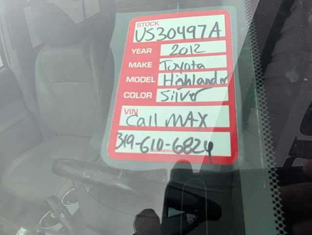 Used 2012 Toyota Highlander SE w/ Tow Pkg FWD image 24