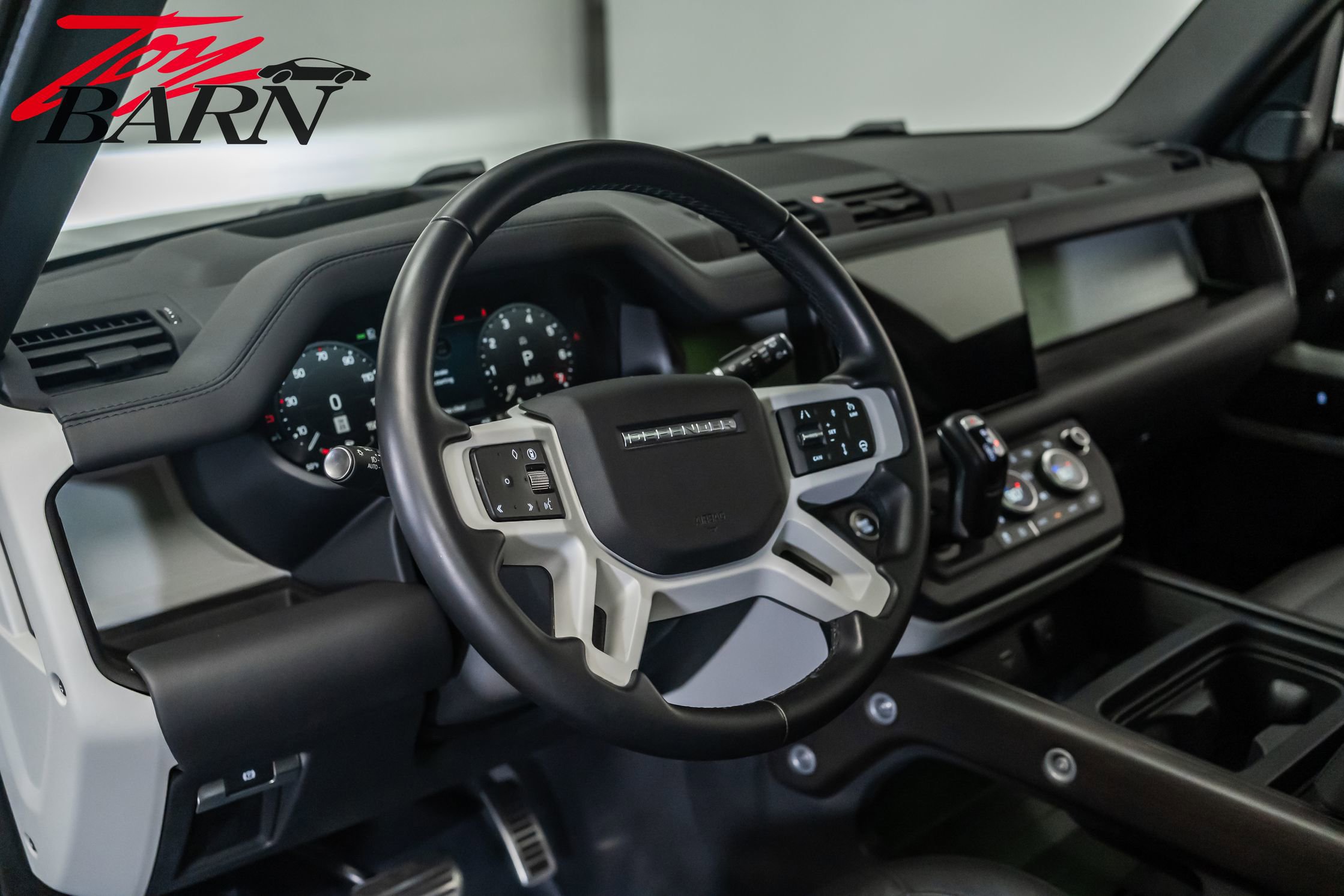 Used 2024 Land Rover Defender 110 SE image 26