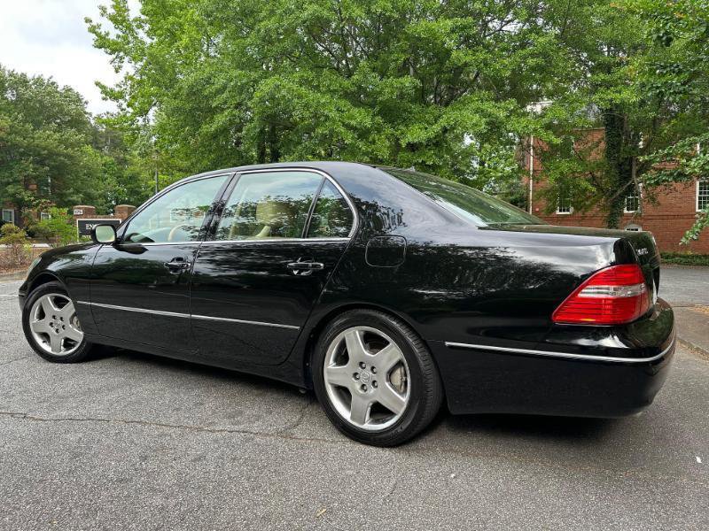 Used 2005 Lexus LS 430 RWD image 9