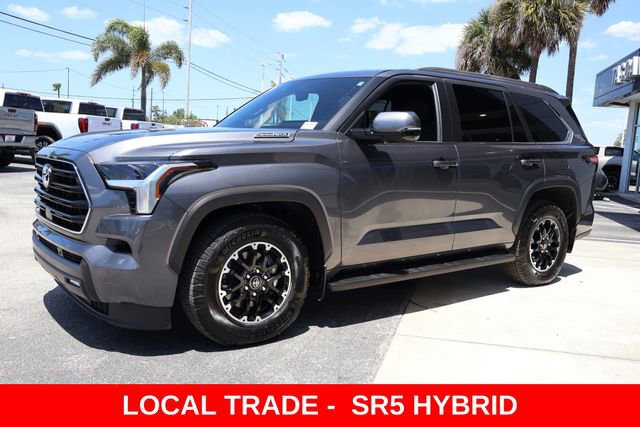 Used 2025 Toyota Sequoia SR5 w/ SR5 Premium Package AWD/4WD image 4
