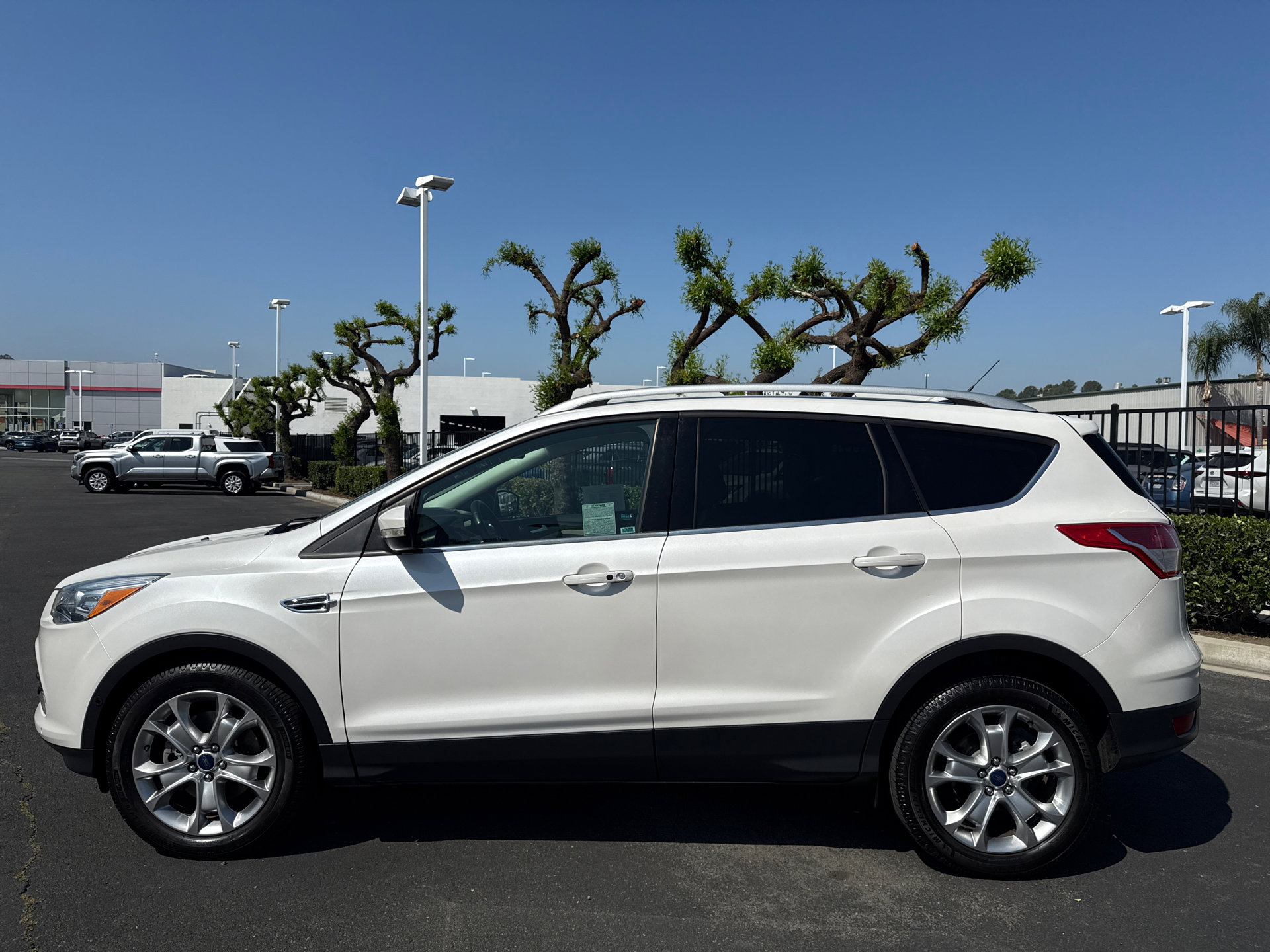 Used 2016 Ford Escape Titanium w/ Equipment Group 301A image 5