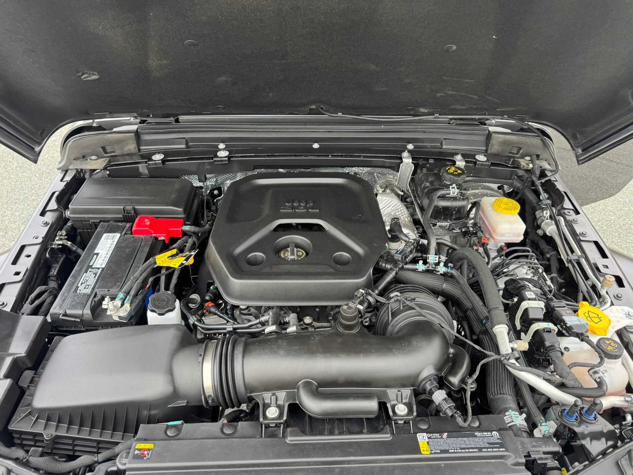 Used 2025 Jeep Wrangler Unlimited Sahara image 24