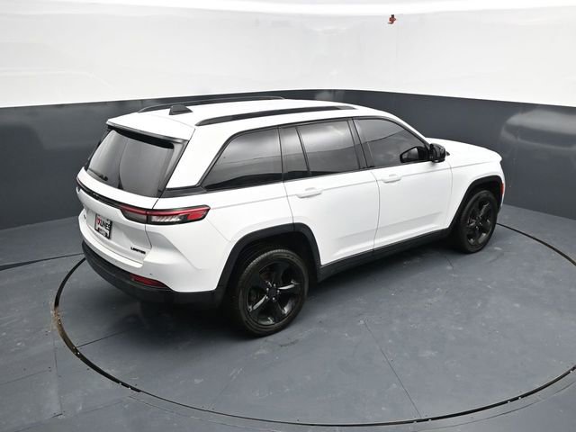 Used 2023 Jeep Grand Cherokee Limited w/ Black Appearance Package image 39