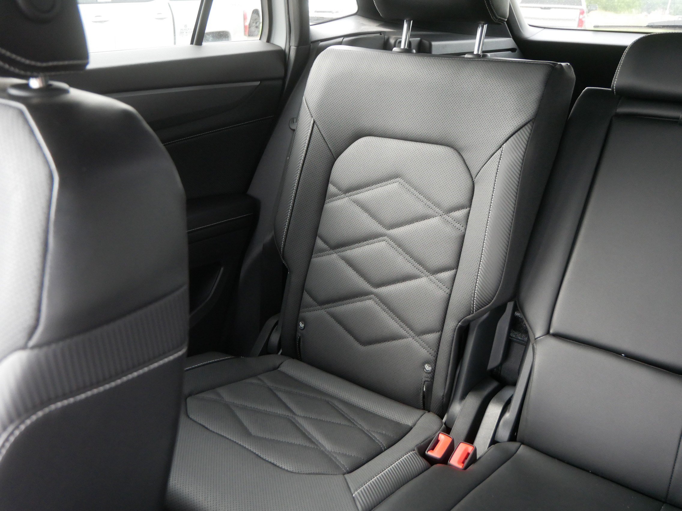 Used 2024 Volkswagen Atlas Cross Sport SE AWD/4WD image 12