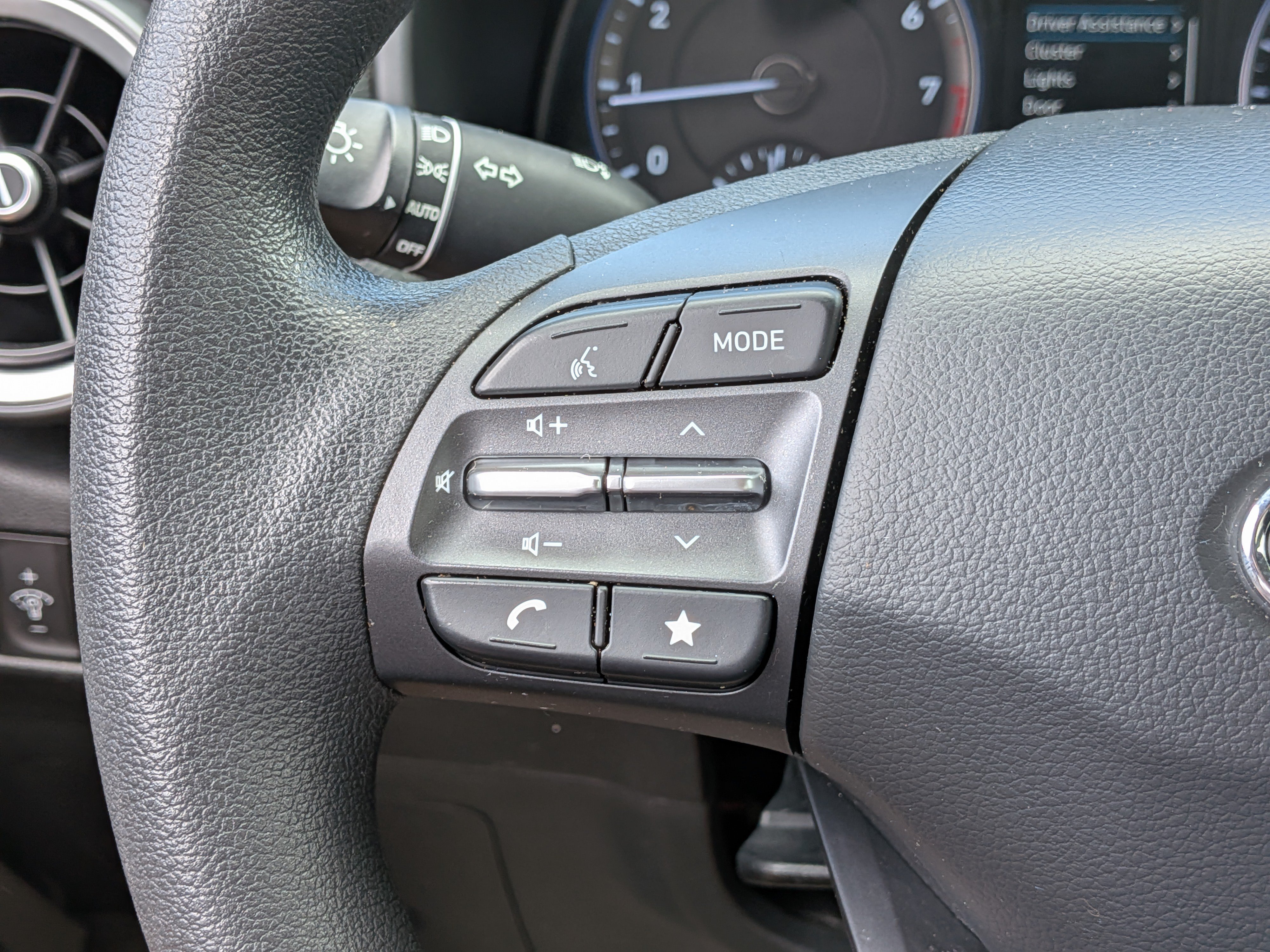 Used 2022 Hyundai Kona SE FWD image 23
