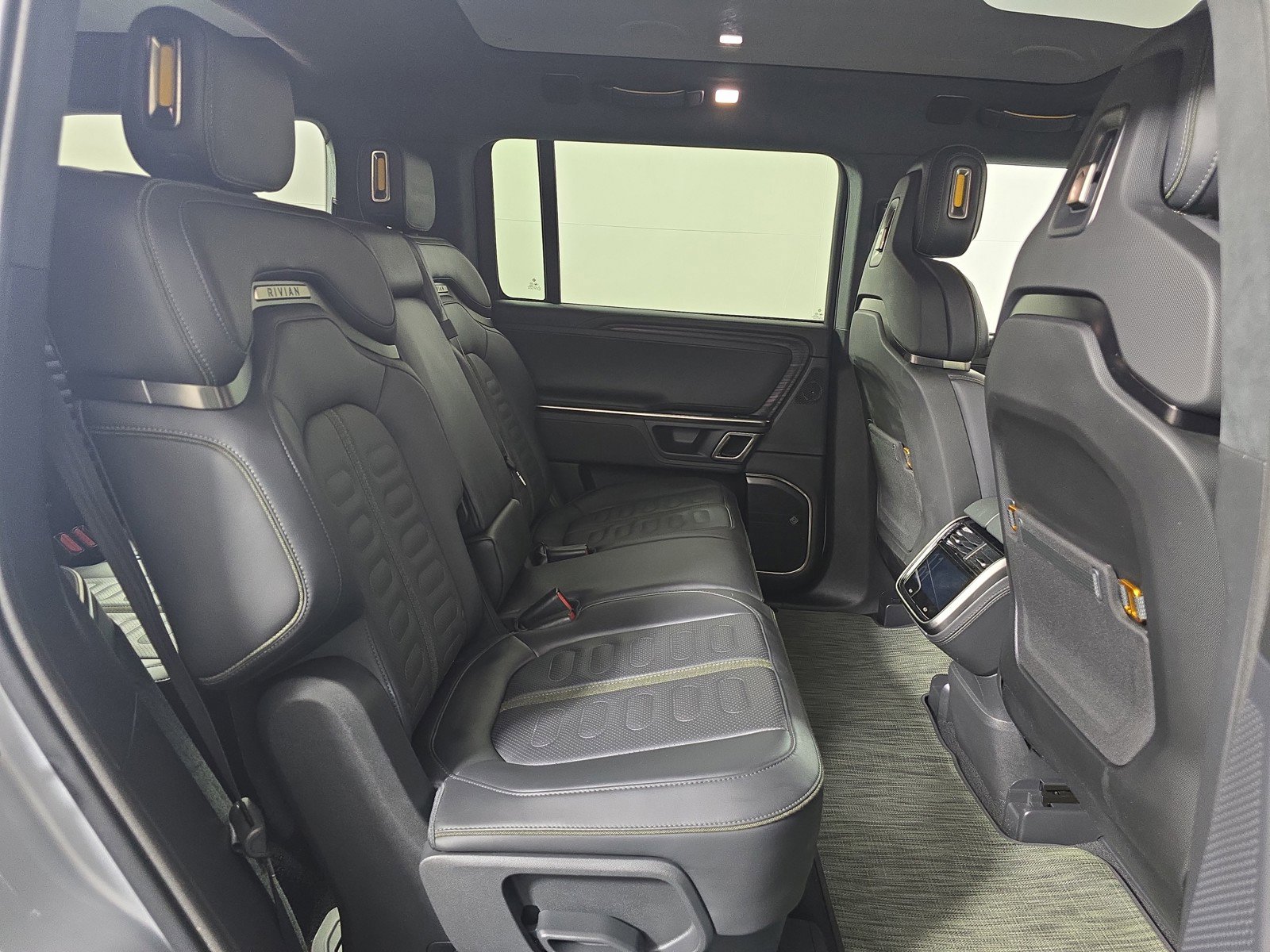 Used 2024 Rivian R1S Adventure AWD/4WD image 23