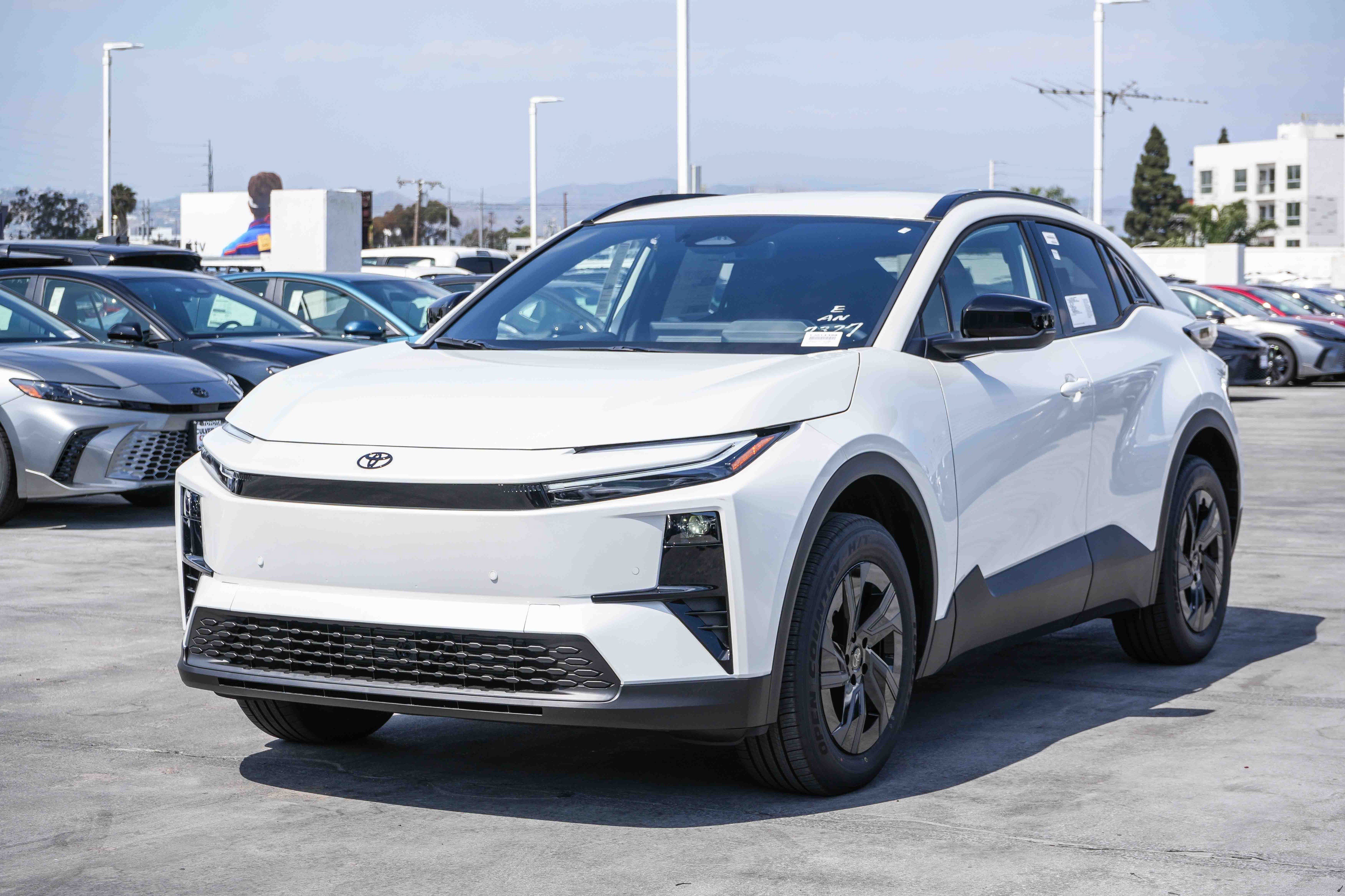 New 2026 Toyota C-HR AWD/4WD image 3