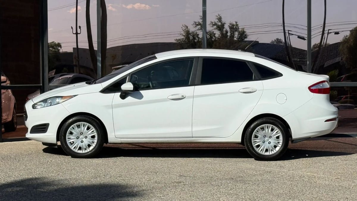 Used 2016 Ford Fiesta S FWD image 4