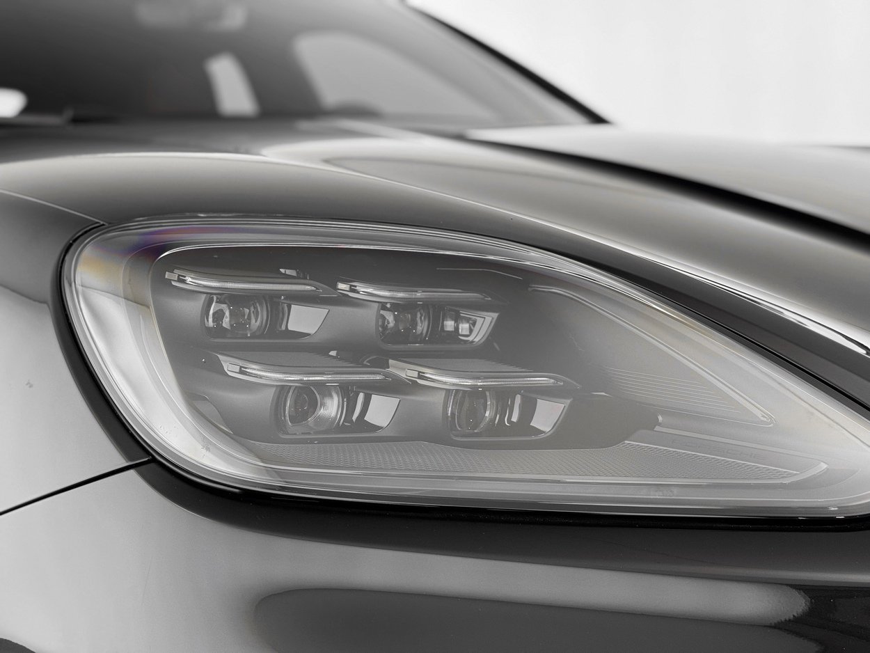 Used 2024 Porsche Cayenne Turbo GT image 48