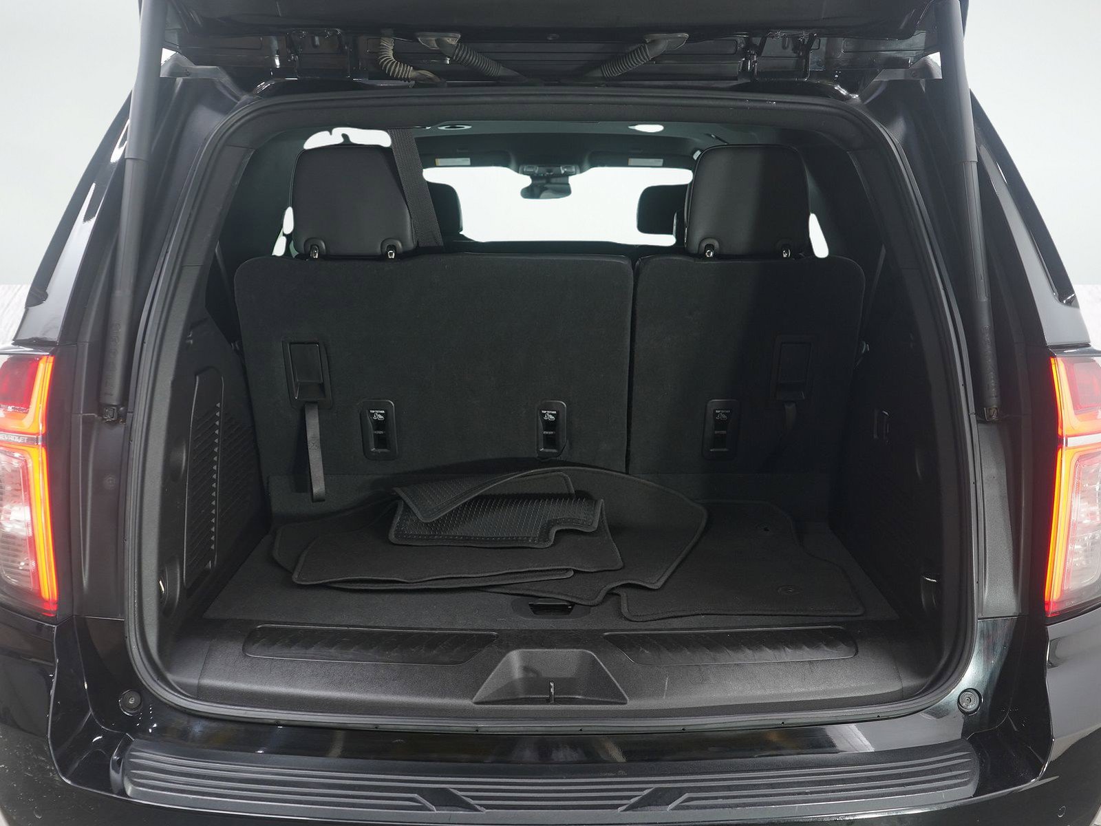 Used 2023 Chevrolet Tahoe LT AWD/4WD image 9
