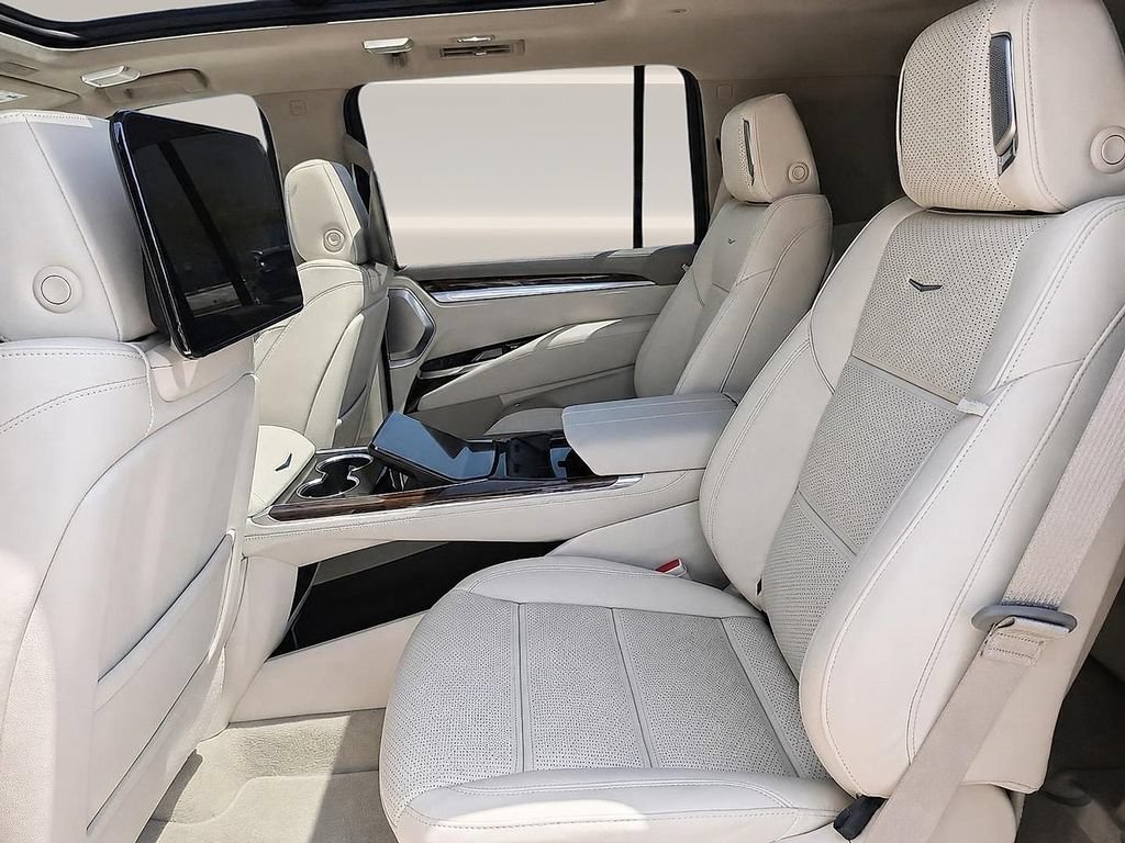 New 2026 Cadillac Escalade ESV Platinum Luxury AWD/4WD image 12