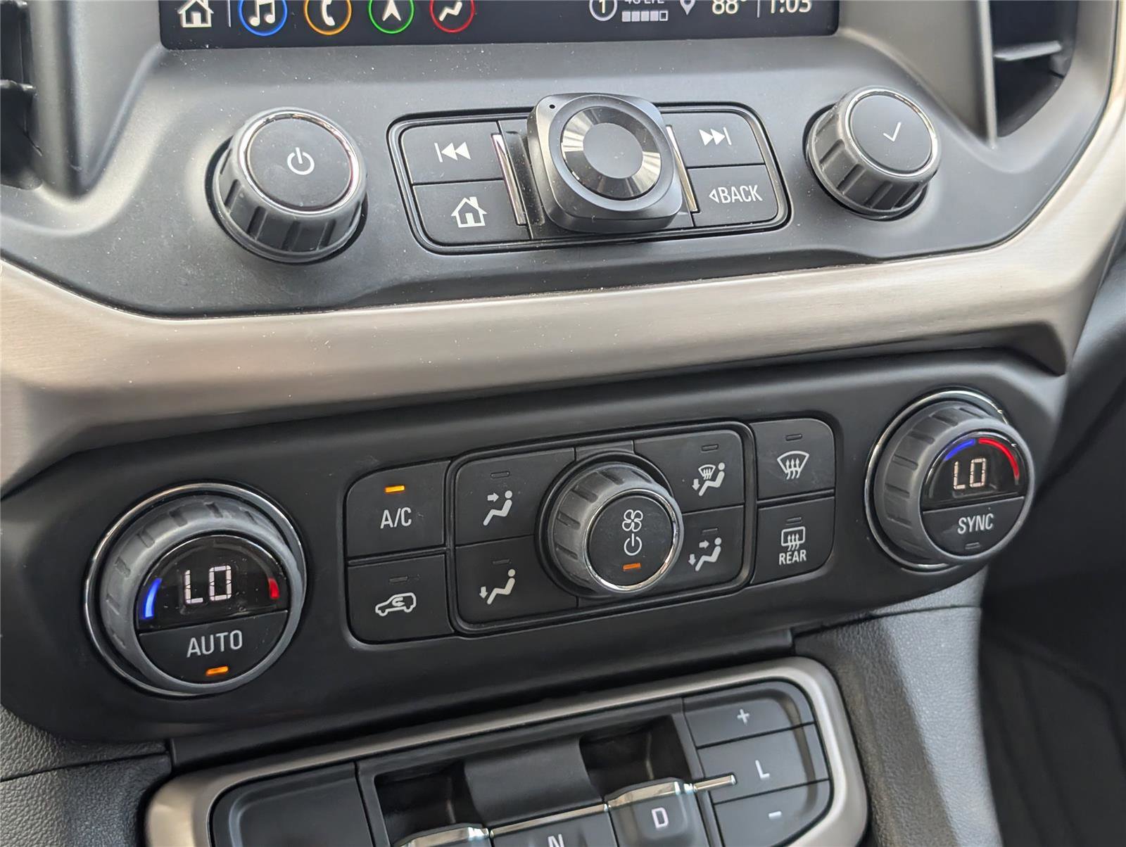 Used 2023 GMC Acadia Denali w/ Denali Ultimate Package FWD image 18