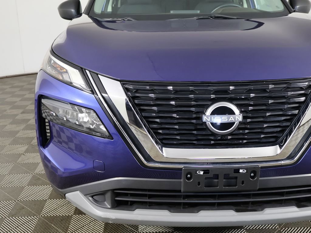 Used 2023 Nissan Rogue S AWD/4WD image 10