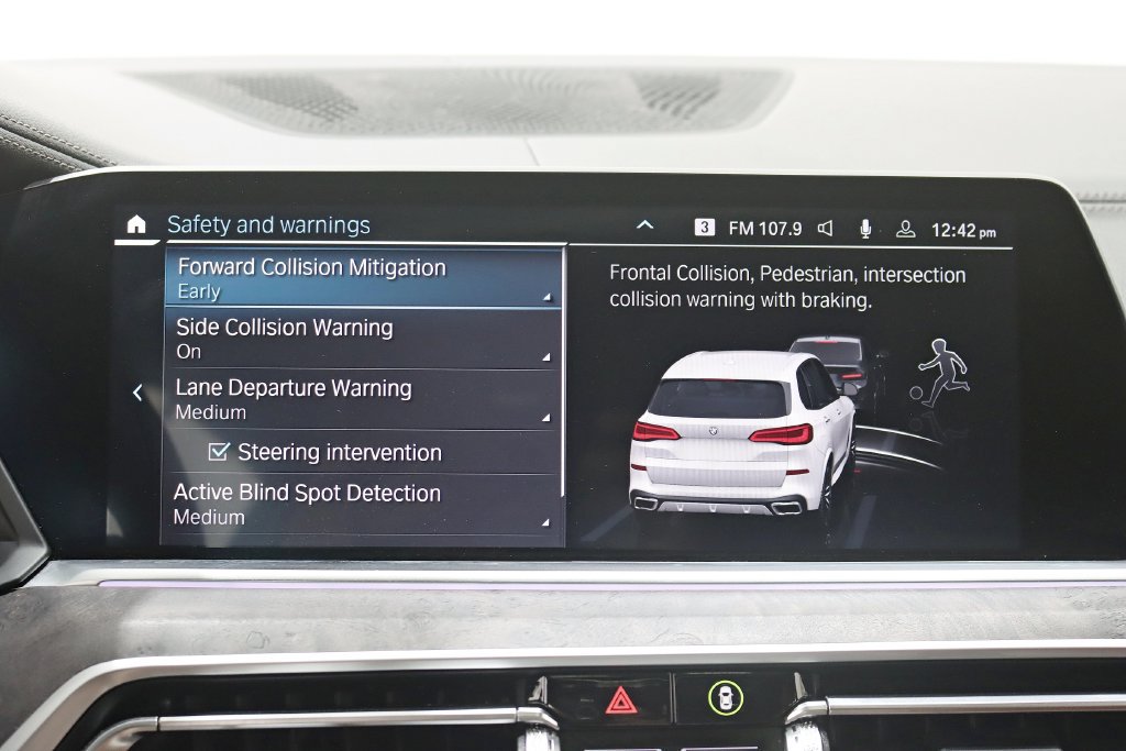 Used 2023 BMW X5 xDrive45e w/ Executive Package AWD/4WD image 26