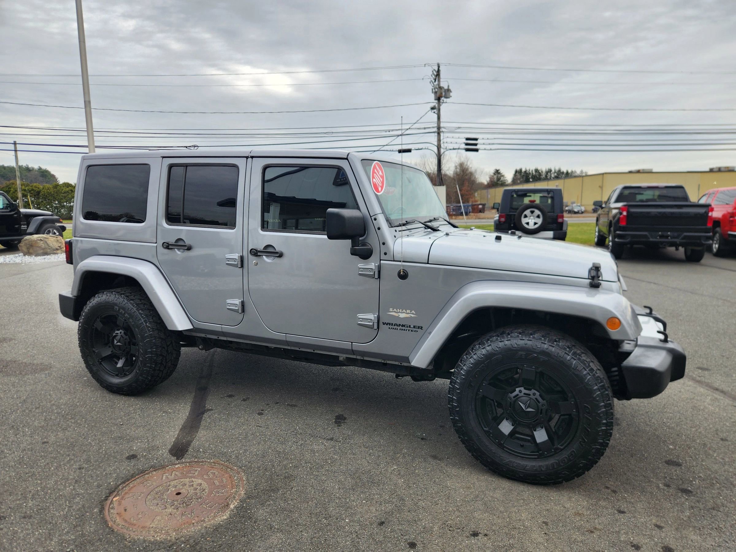 Used 2014 Jeep Wrangler Unlimited Sahara w/ Max Tow Package image 18