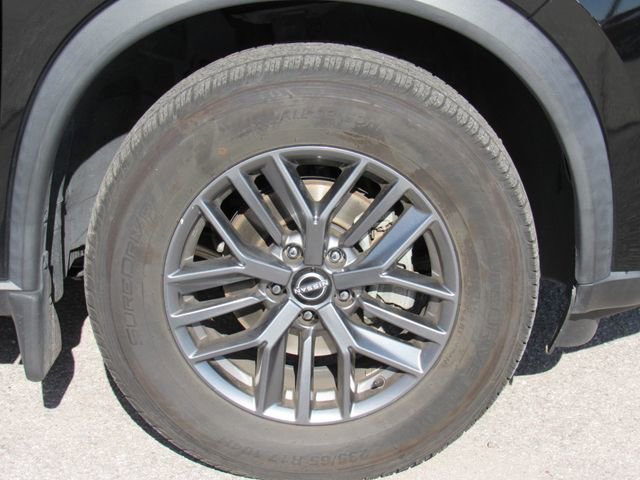Used 2023 Nissan Rogue S image 8