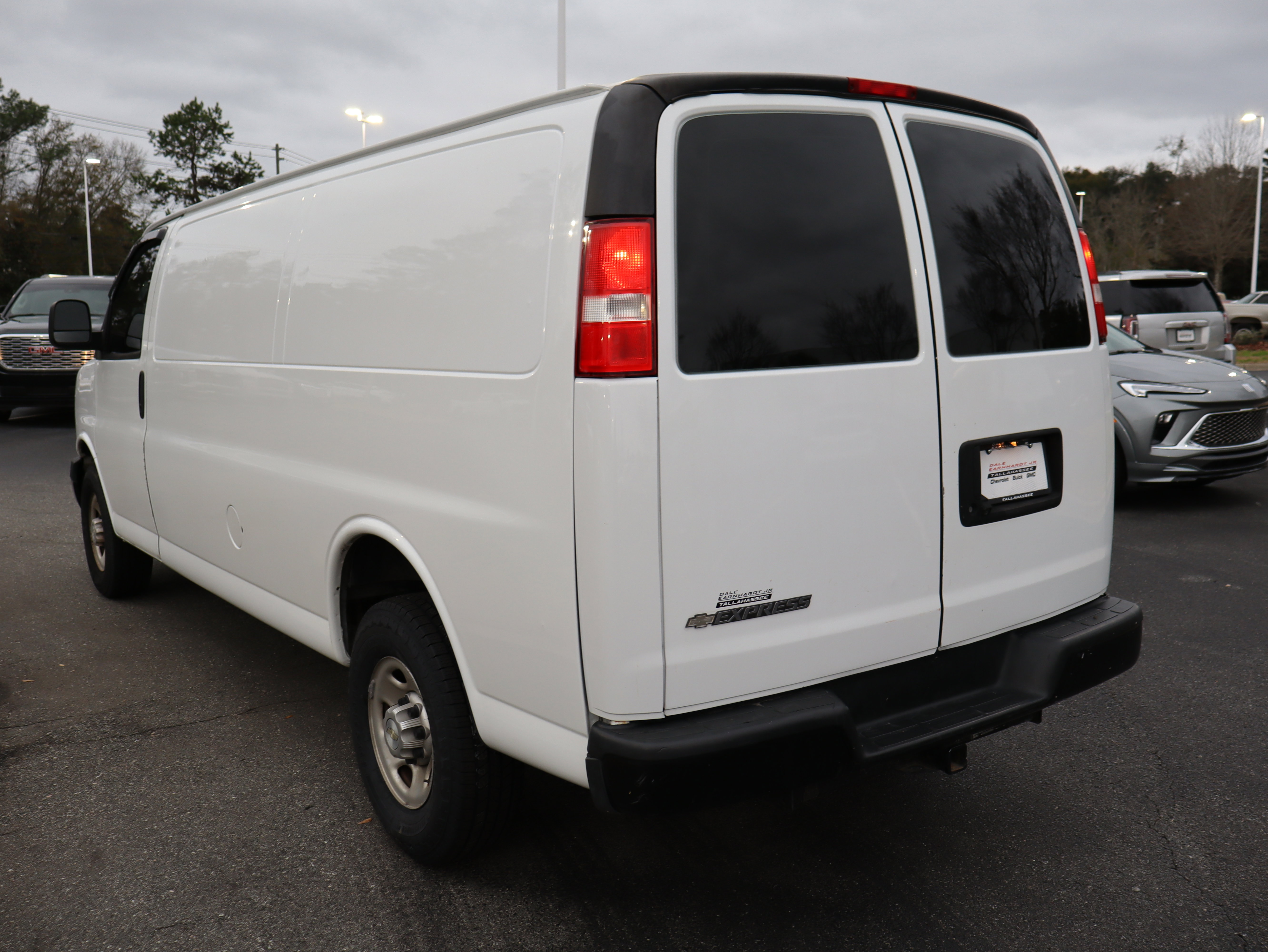 Used 2021 Chevrolet Express 2500 Extended w/ Driver Convenience Package image 12
