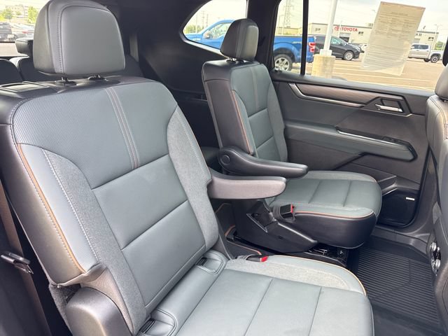 Used 2025 GMC Acadia AT4 w/ Luxury Package AWD/4WD image 14