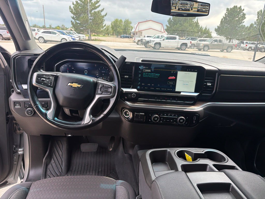 Used 2024 Chevrolet Silverado 2500 LT AWD/4WD image 11