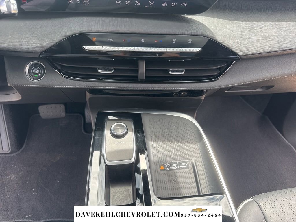 Used 2025 Buick Enclave Sport Touring w/ Power Package AWD/4WD image 18