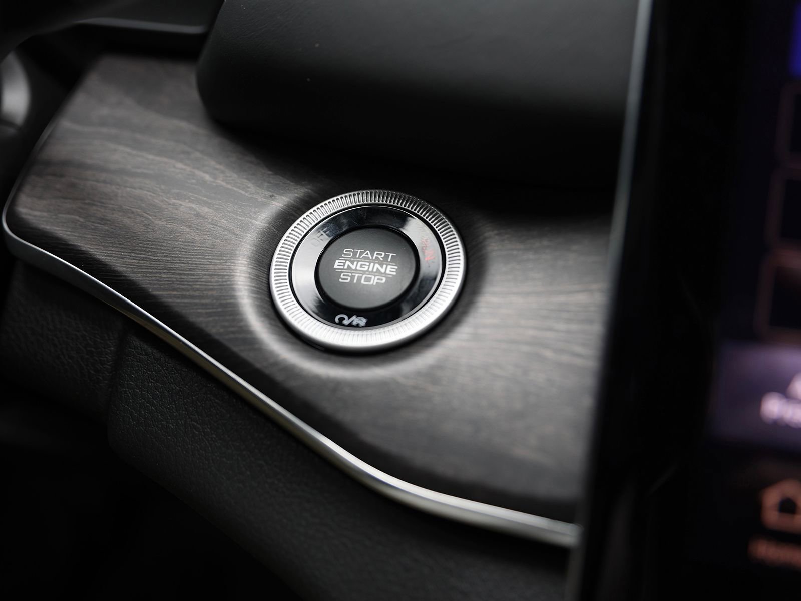 Used 2022 Jeep Grand Cherokee Overland w/ Advanced Protech Group III AWD/4WD image 35