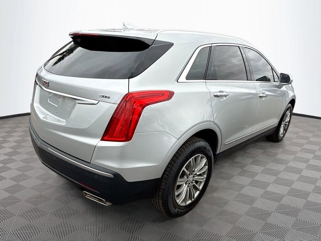 Used 2018 Cadillac XT5 Luxury w/ Driver Awareness Package FWD image 6
