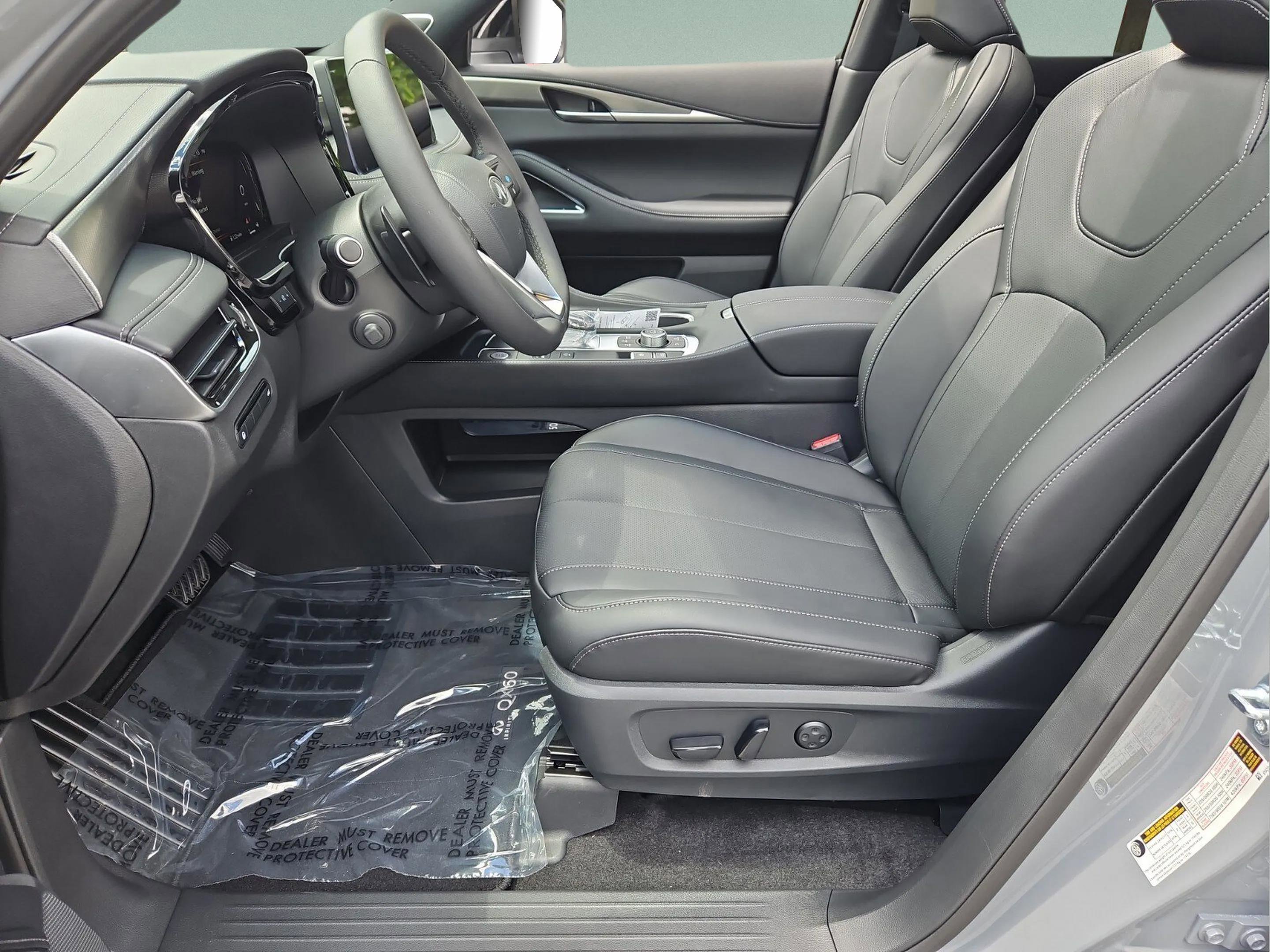 Certified 2025 INFINITI QX60 Luxe w/ Black Edition image 14