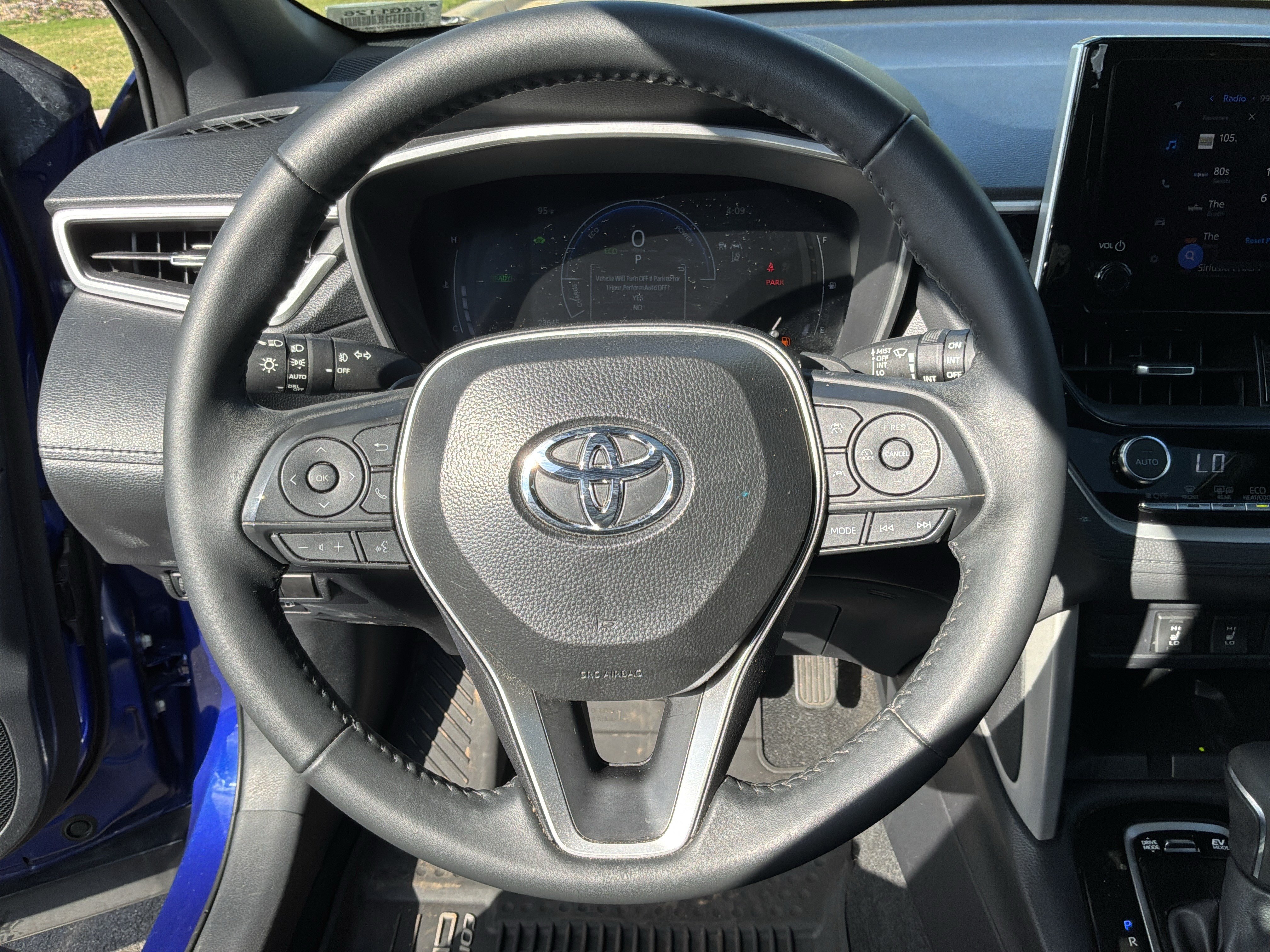 Used 2025 Toyota Corolla Cross AWD Hybrid w/ Convenience Package image 18