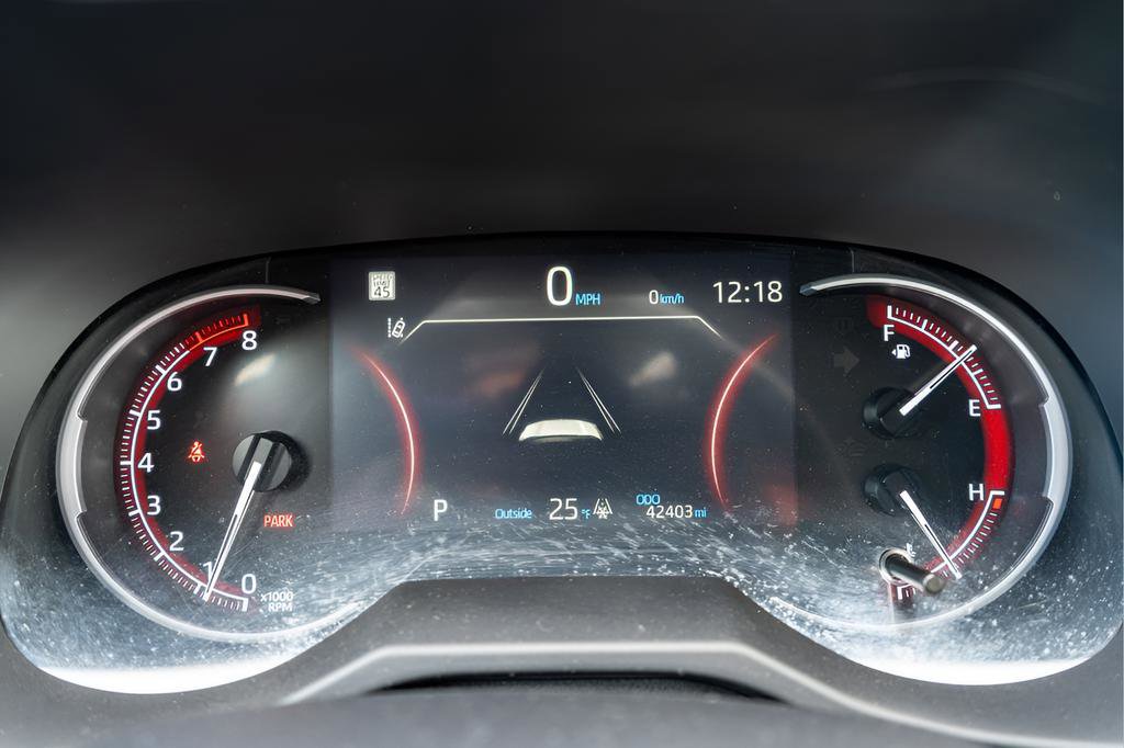 Used 2024 Toyota RAV4 LE AWD/4WD image 28