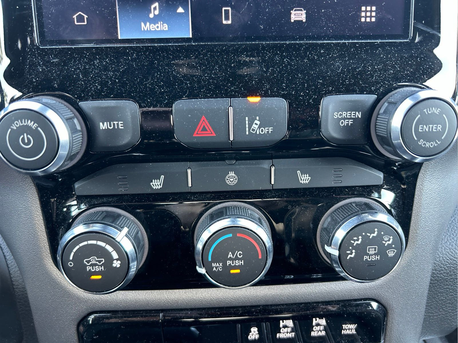 Certified 2025 RAM 1500 Big Horn AWD/4WD image 30