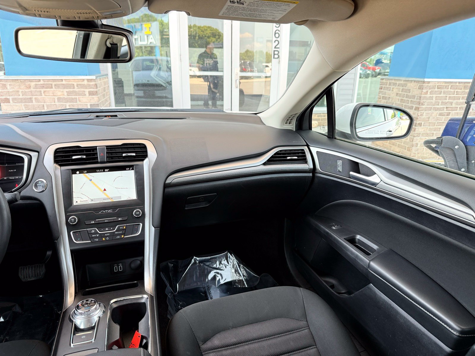 Used 2019 Ford Fusion SE FWD image 21