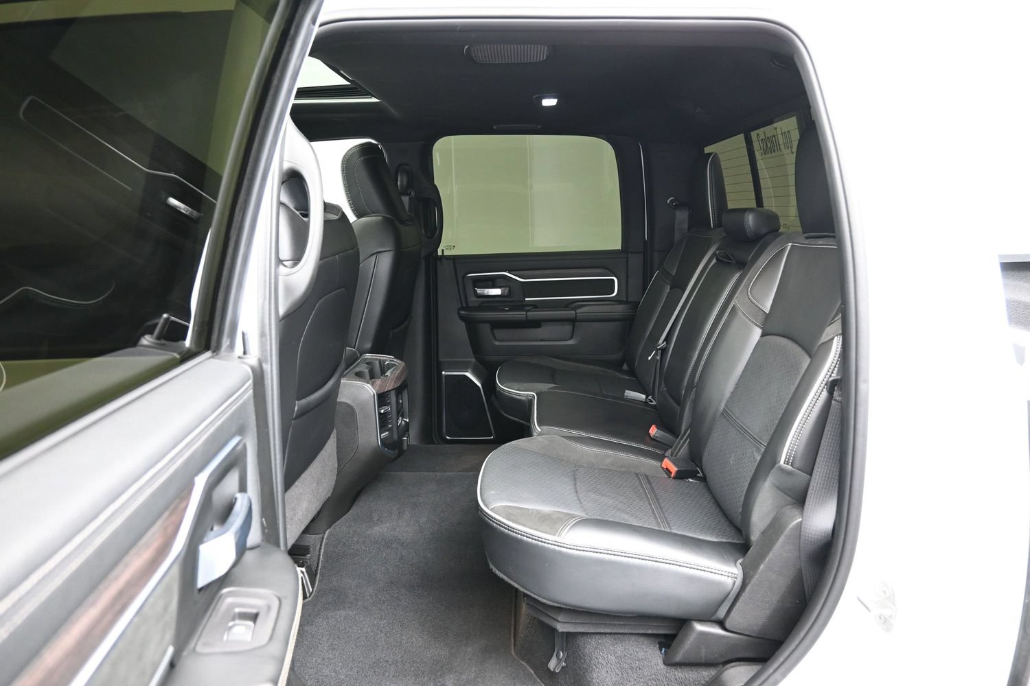 Used 2025 RAM 2500 Laramie w/ Night Edition AWD/4WD image 11
