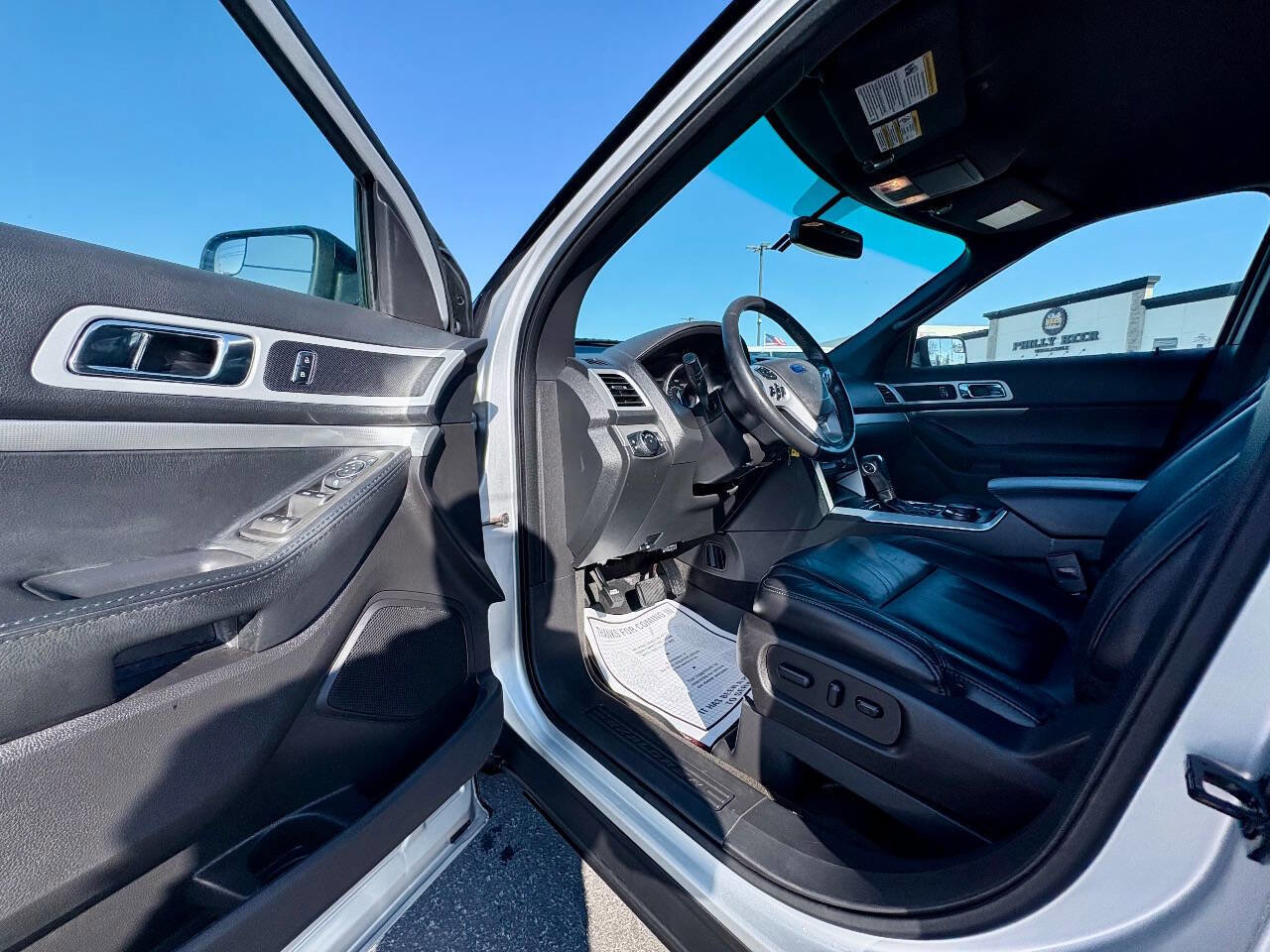 Used 2015 Ford Explorer XLT w/ Equipment Group 202B image 10