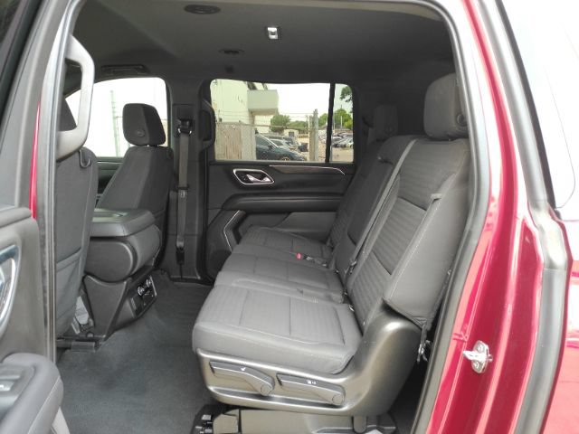 Used 2021 Chevrolet Suburban LS RWD image 18