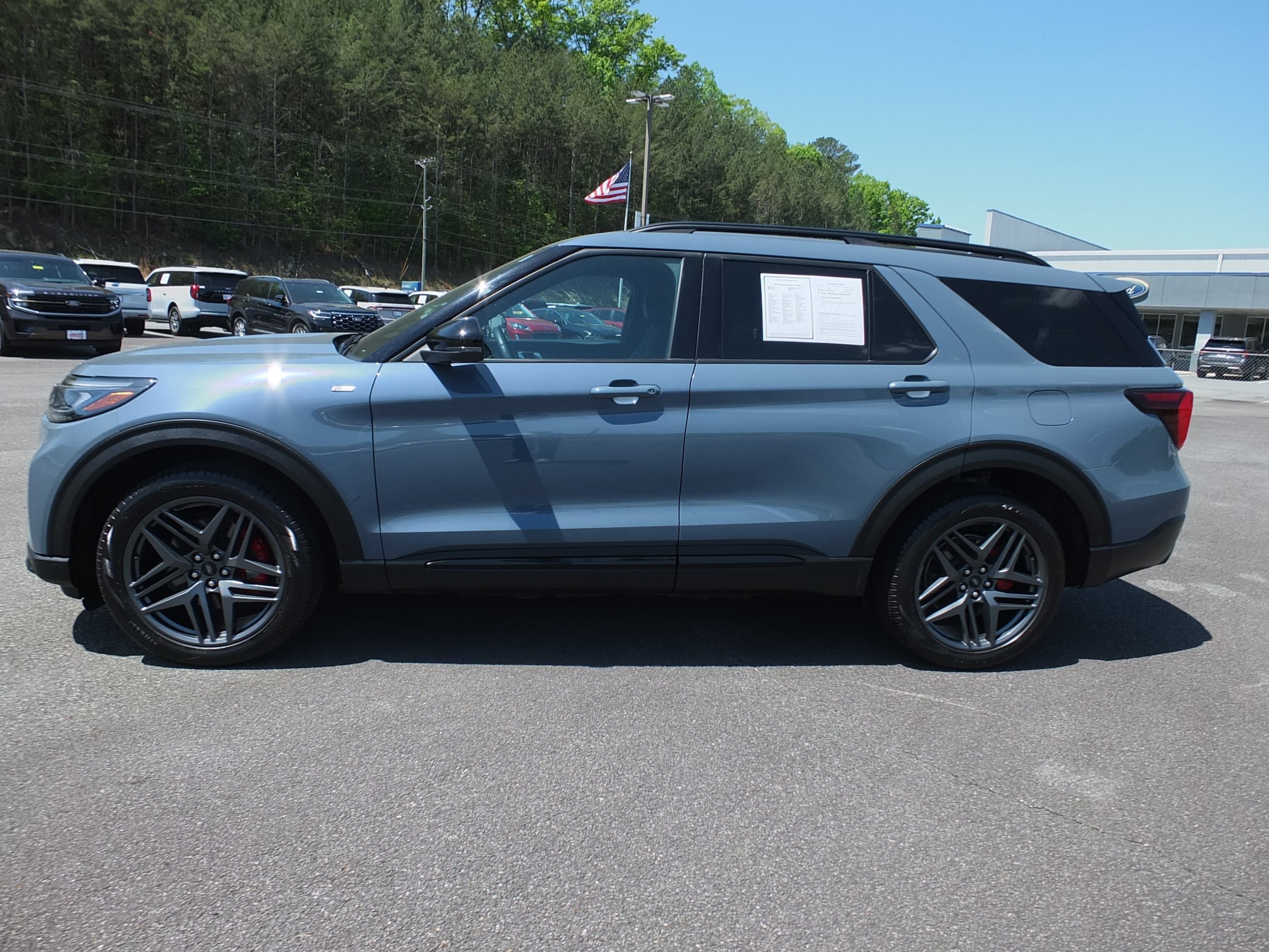 Used 2025 Ford Explorer ST-Line w/ Premium Package AWD/4WD image 6