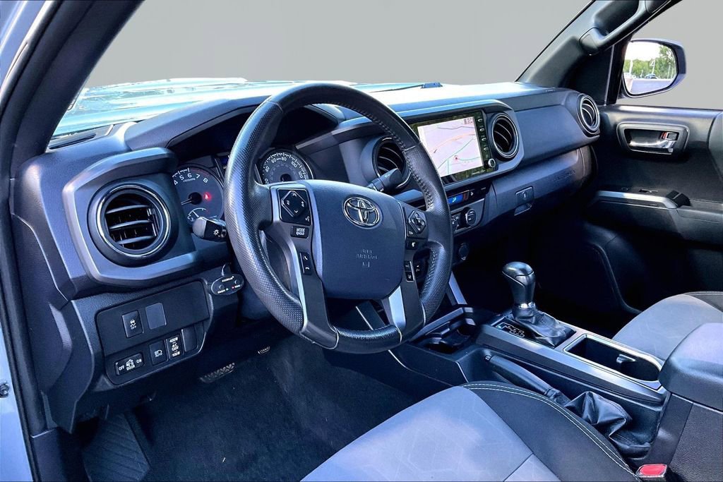 Used 2020 Toyota Tacoma TRD Sport w/ Technology Package AWD/4WD image 15