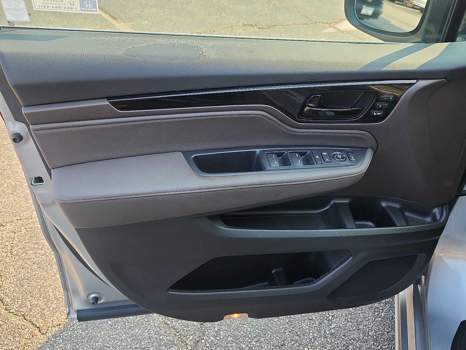 Certified 2024 Honda Odyssey Touring image 12