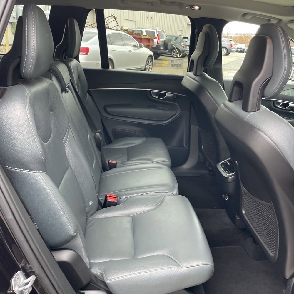 Used 2020 Volvo XC90 T6 Momentum image 15