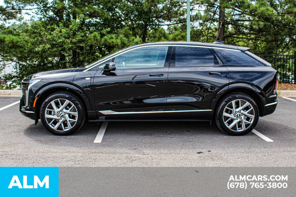 Used 2026 Cadillac Optiq Luxury 2 AWD/4WD image 7