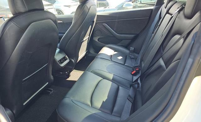 Used 2022 Tesla Model 3 Long Range image 2