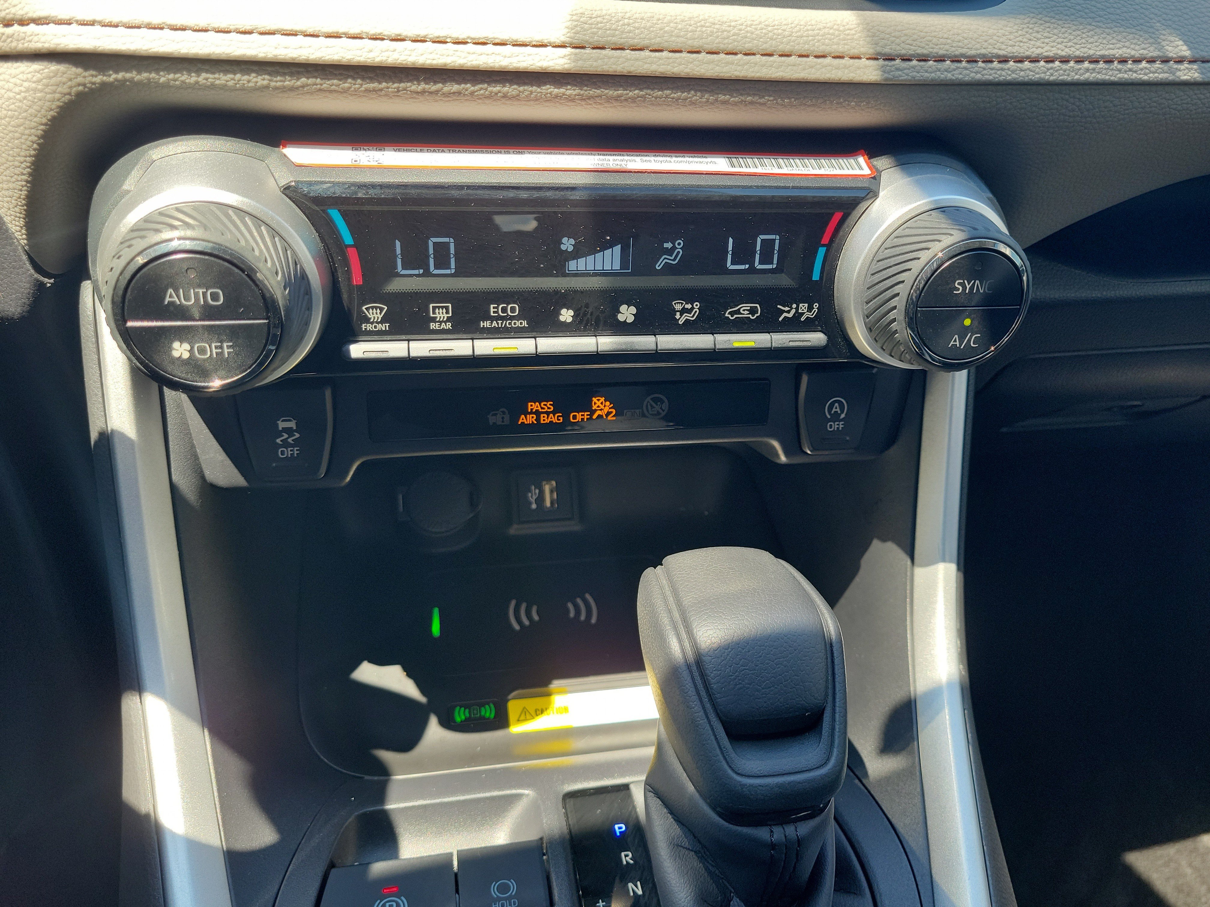 Used 2025 Toyota RAV4 XLE w/ Convenience Package FWD image 28