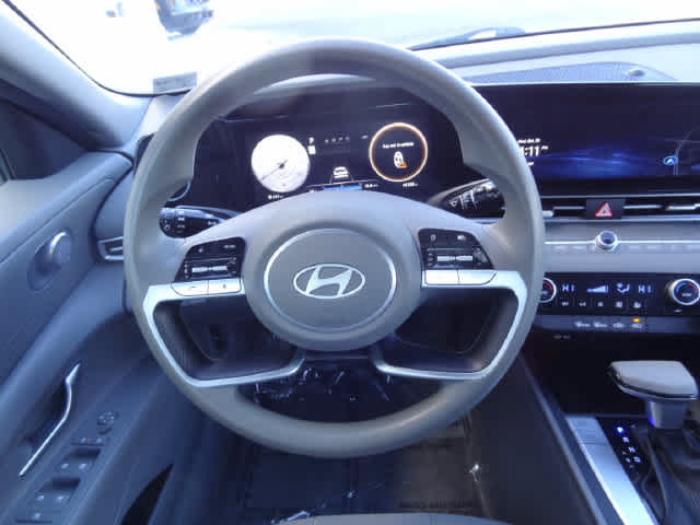 Used 2024 Hyundai Elantra SEL FWD image 12