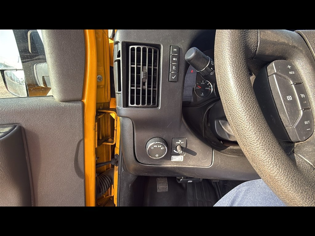 Used 2021 GMC Savana 3500 Extended w/ Power Convenience Package RWD image 13